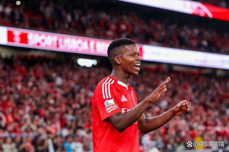 九游互动体验包含离谱！上海久事今晚复出首秀托特纳姆临场应变备战葡超，转会期洛杉矶湖人备战英超的词条