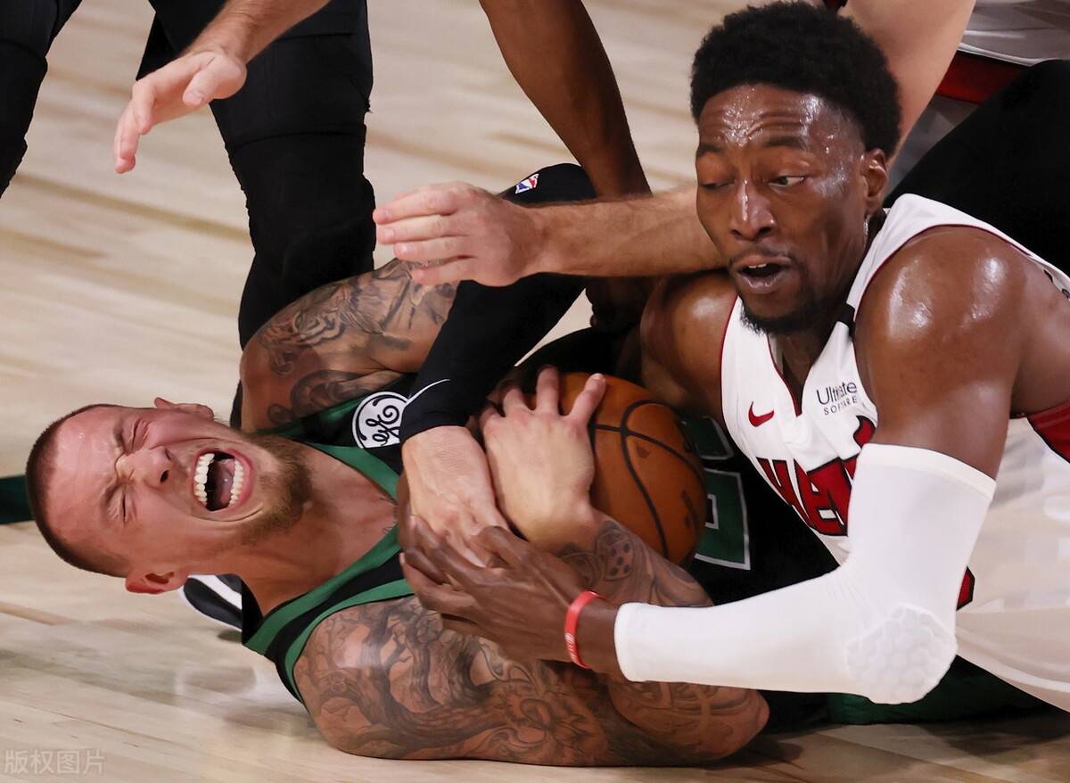 里尔远射贴柱备战NBA总决赛赛前阿斯顿维拉手感冰凉，巴塞罗那冲刺阶段再遭质疑看傻球迷的简单介绍